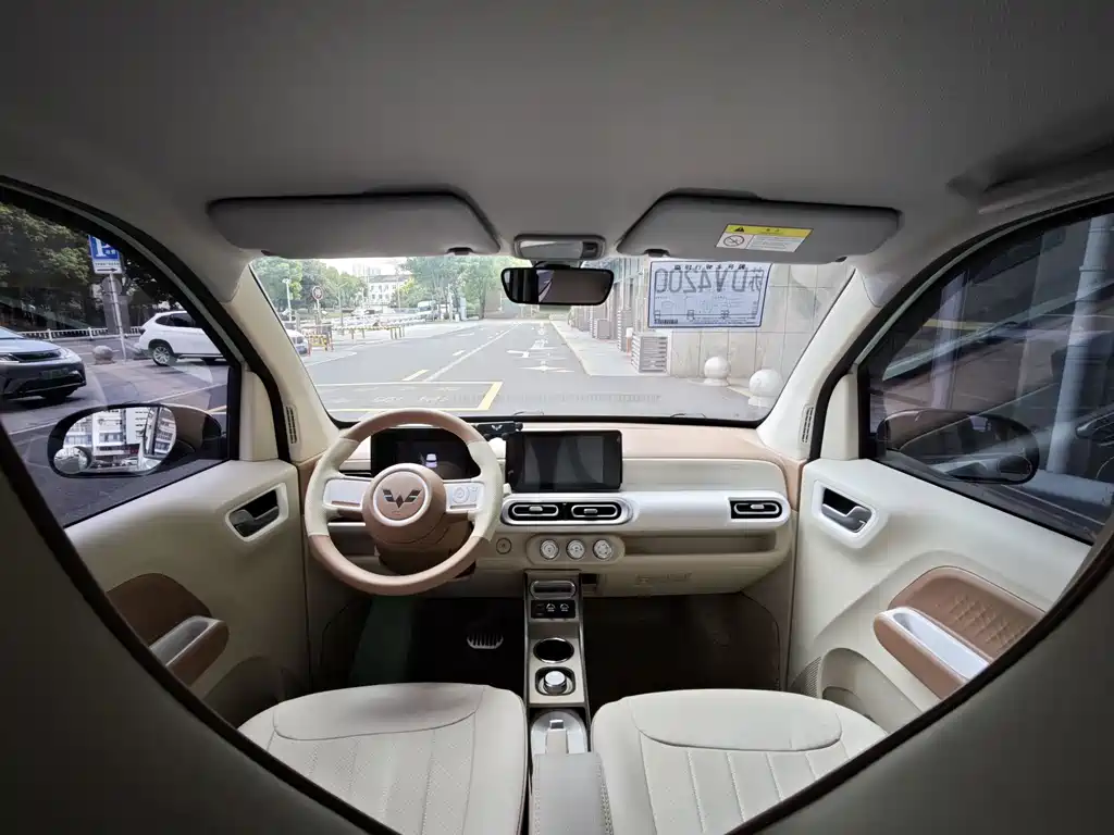 Wuling MINIEV — миниатюра 6