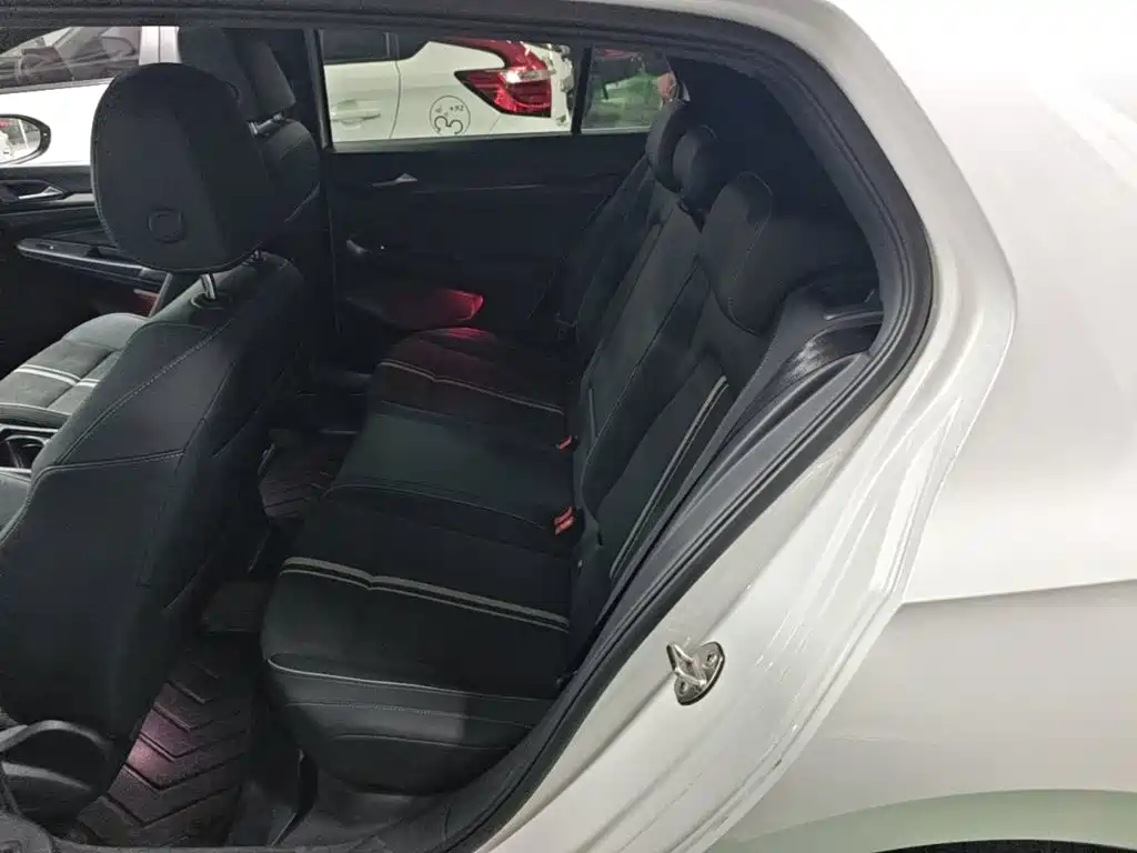 Volkswagen Golf — миниатюра 17