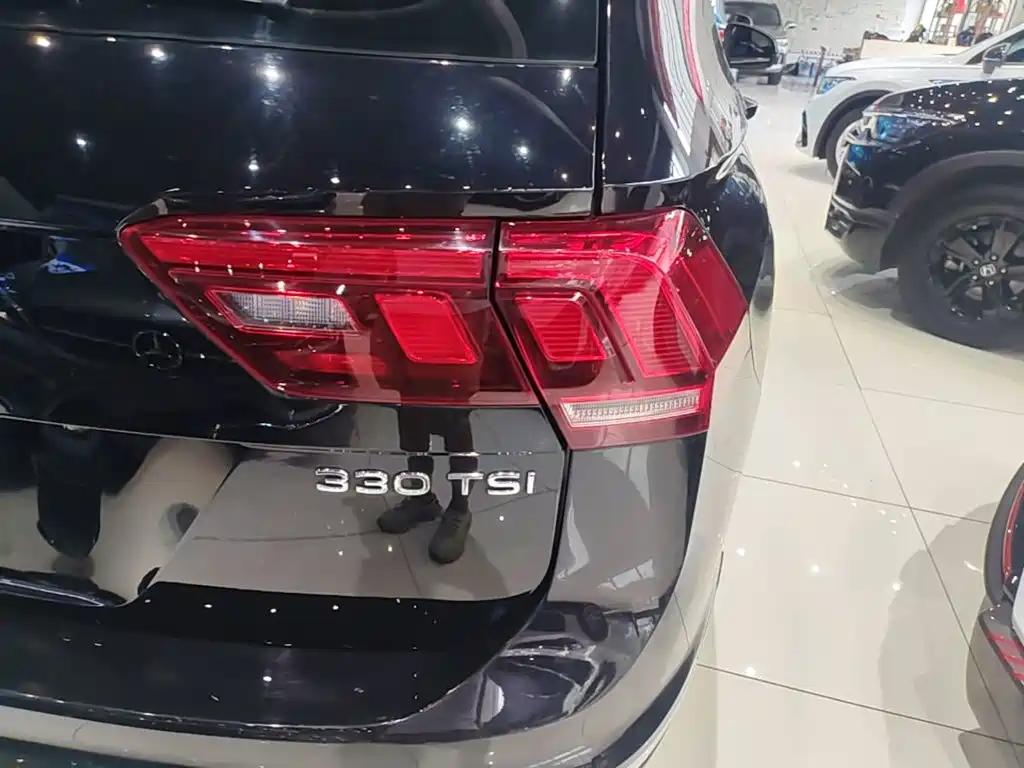 Volkswagen Tiguan L — миниатюра 8
