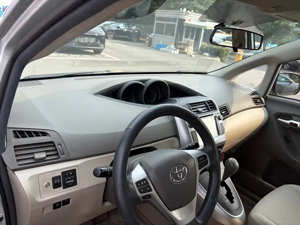 Toyota Verso 2012 180G CVT Comfort