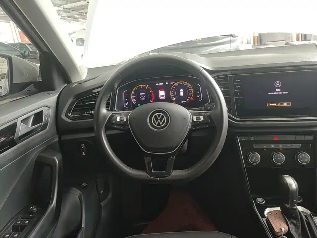 Volkswagen T-Roc — миниатюра 11