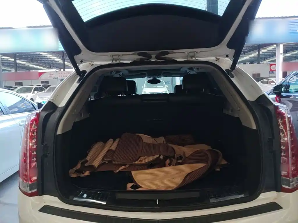 Cadillac SRX — миниатюра 19