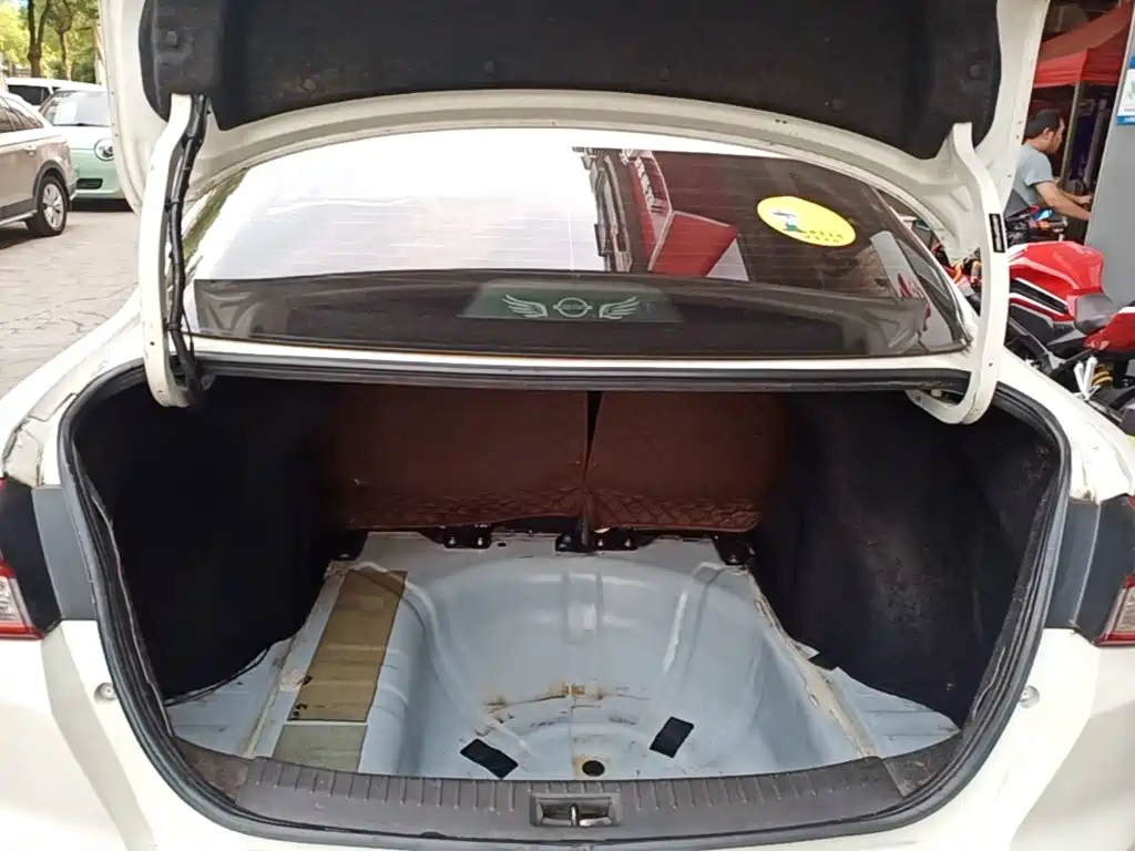 Nissan Bluebird — миниатюра 19
