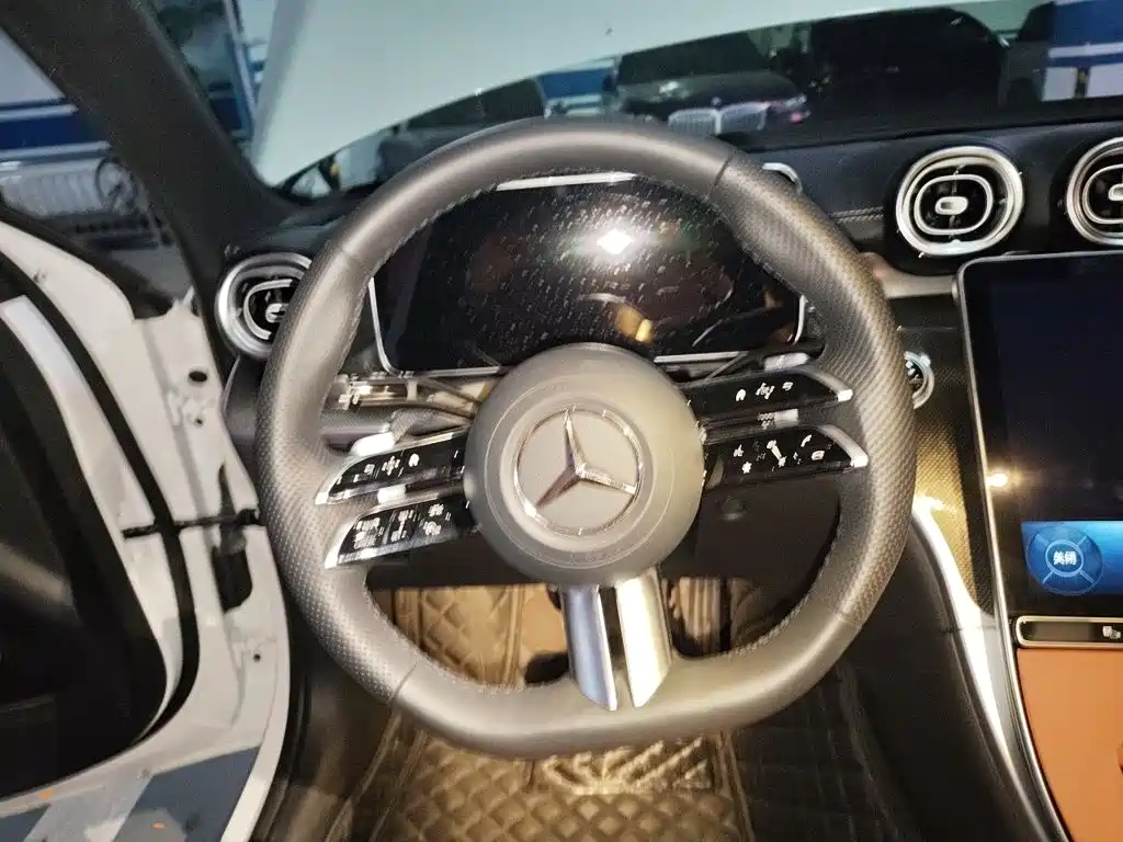 Mercedes-Benz C-Class — миниатюра 12