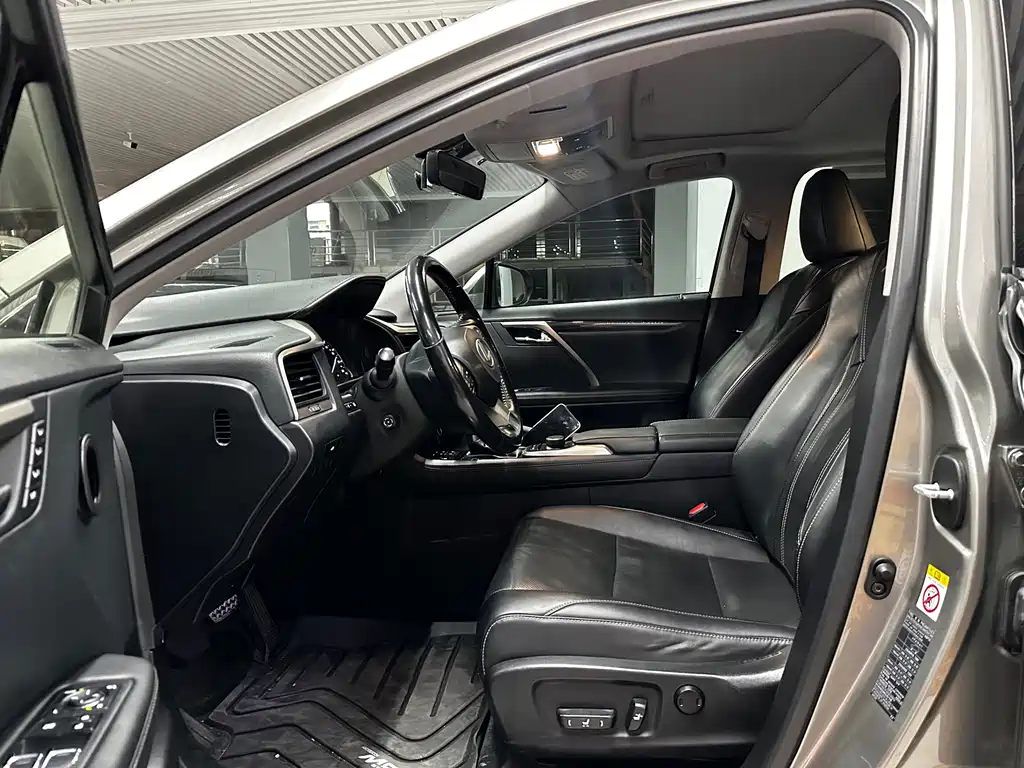 Lexus RX — миниатюра 7