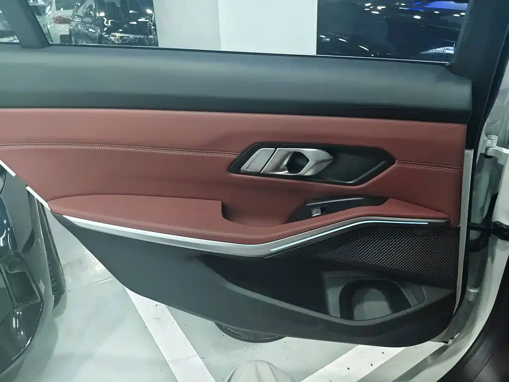 BMW 3 Series — миниатюра 14