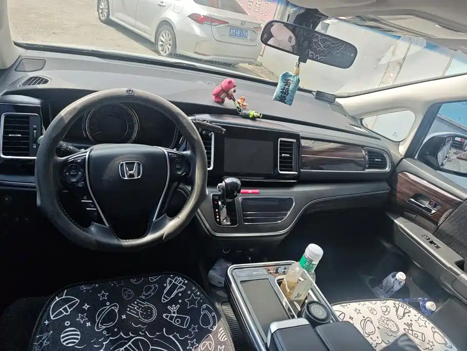 Honda Elysion — миниатюра 12
