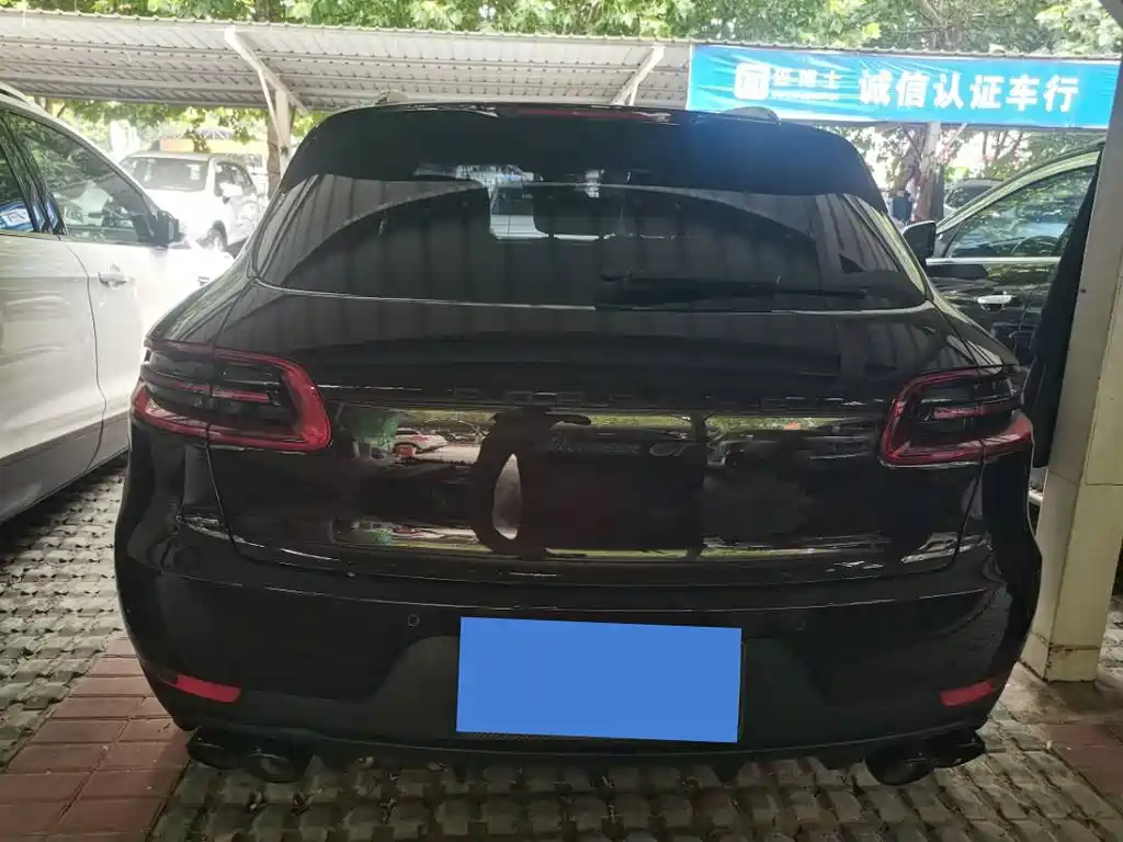 Porsche Macan — миниатюра 8
