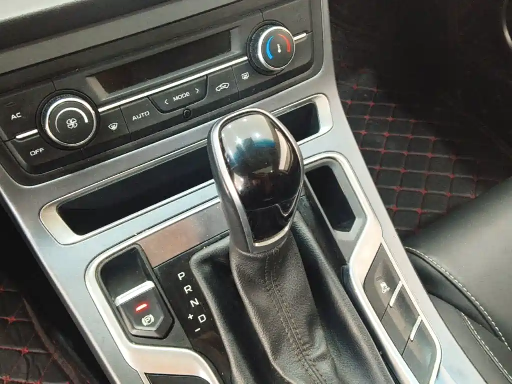 Geely Emgrand — миниатюра 14