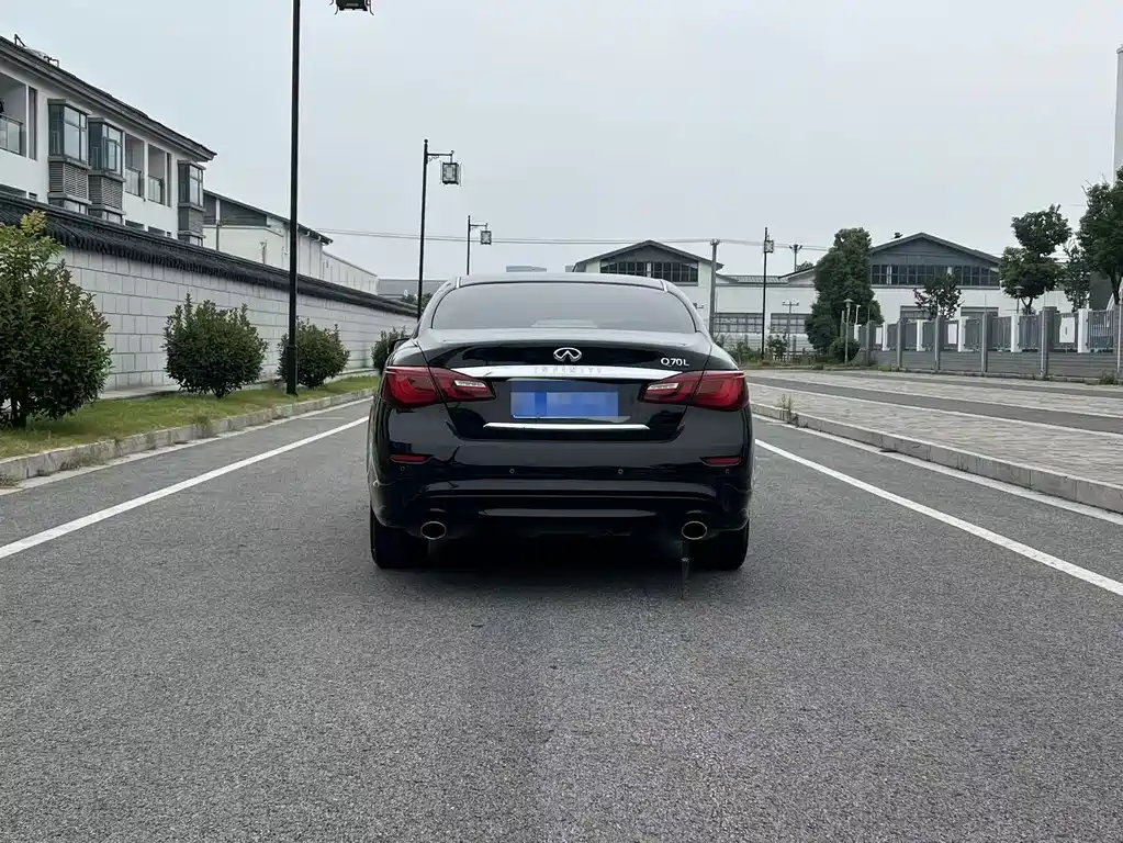Infiniti Q70 — миниатюра 5