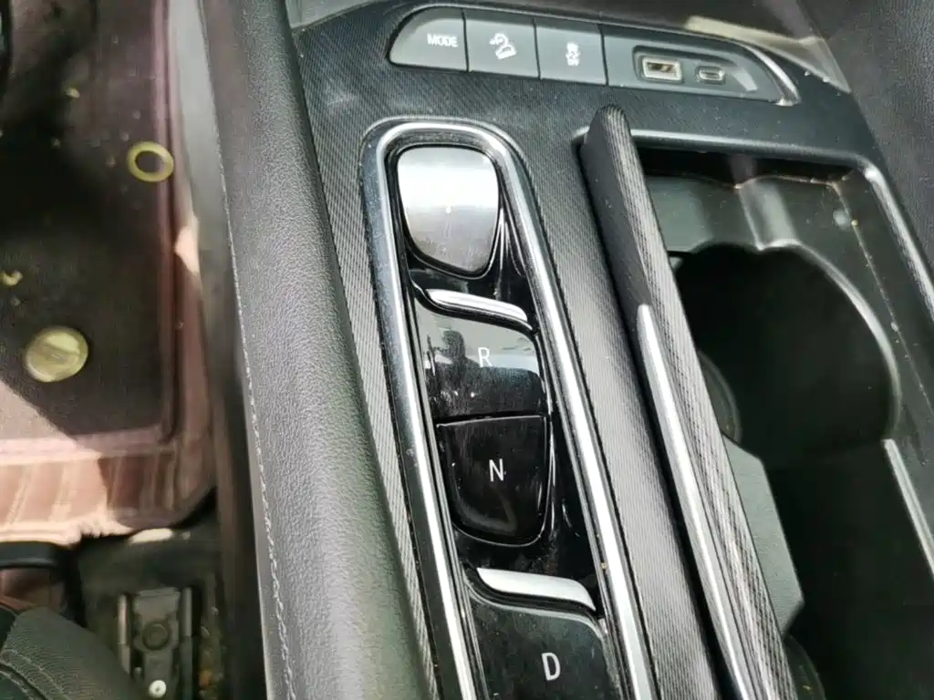 Buick Enclave — миниатюра 14