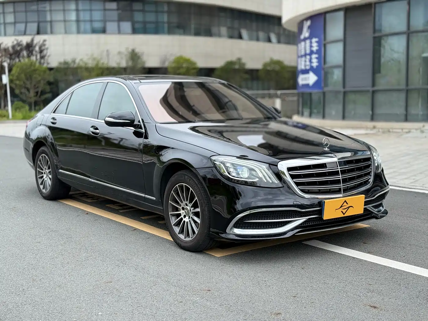 Mercedes-Benz S-Class