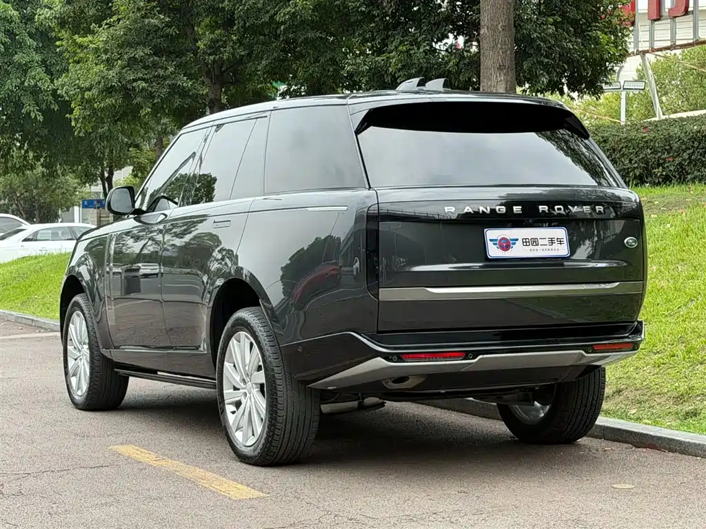 Land Rover Range Rover 2023 3.0 L6 360PS