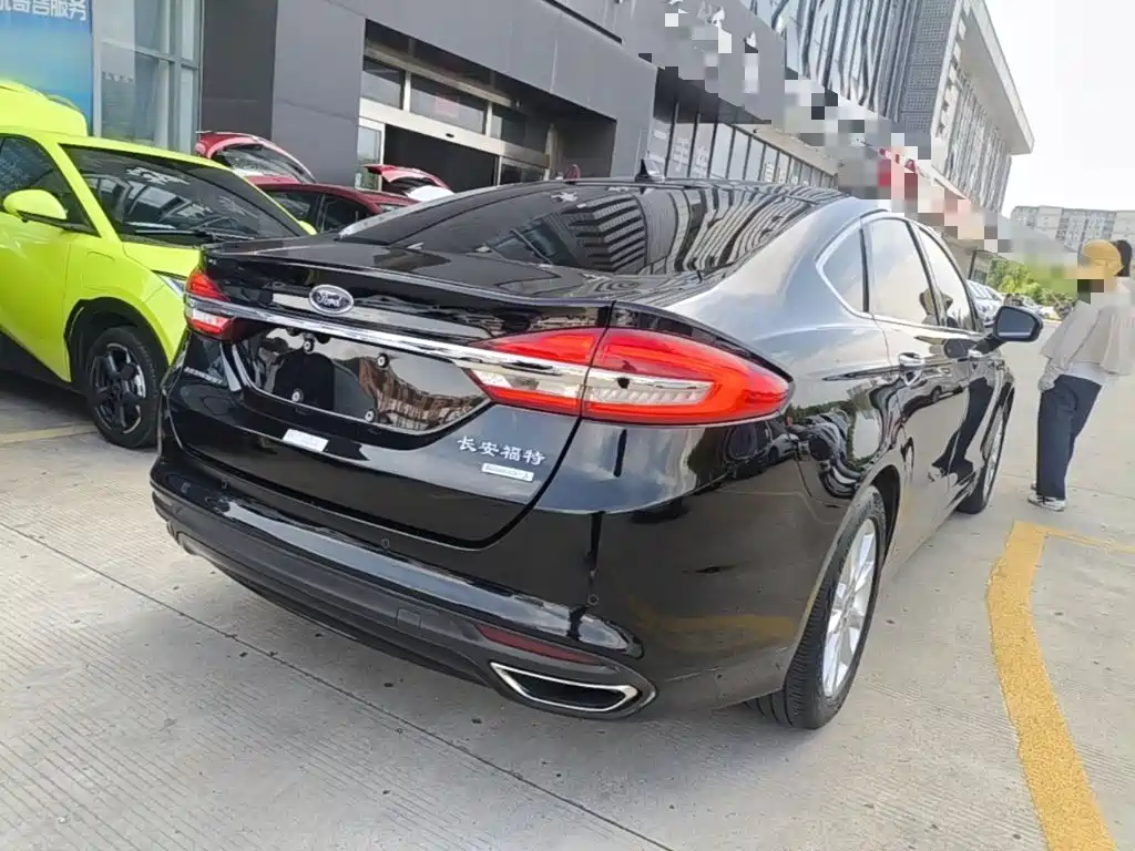 Ford Mondeo — миниатюра 7