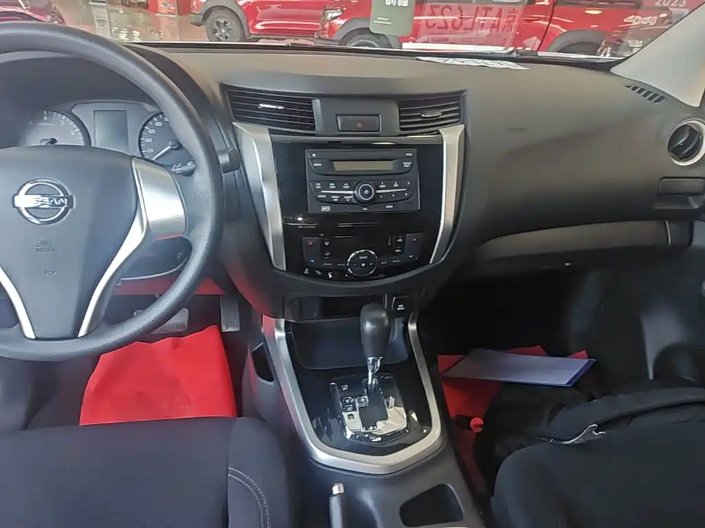 Nissan Navara — миниатюра 13