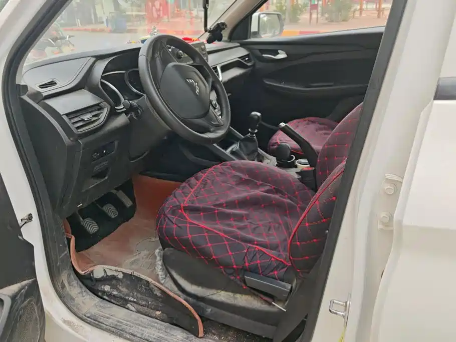 Wuling Hongguang S3 — миниатюра 9