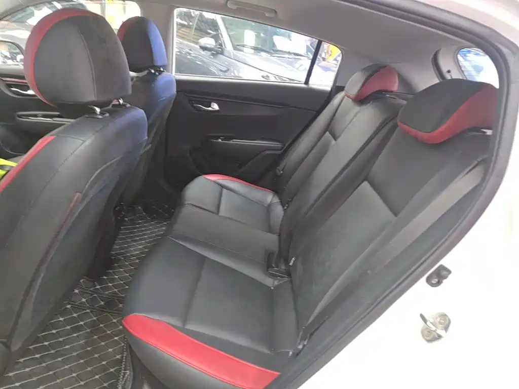 Kia KX Cross — миниатюра 17