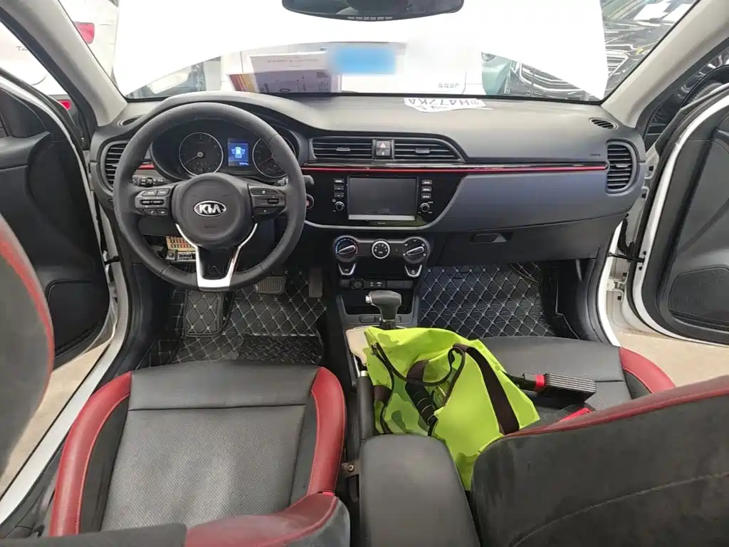 Kia KX Cross — миниатюра 10