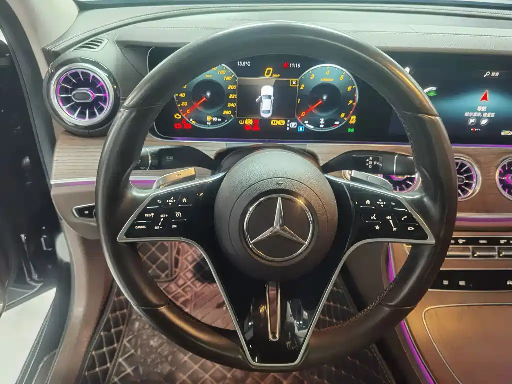 Mercedes-Benz E-Class — миниатюра 12