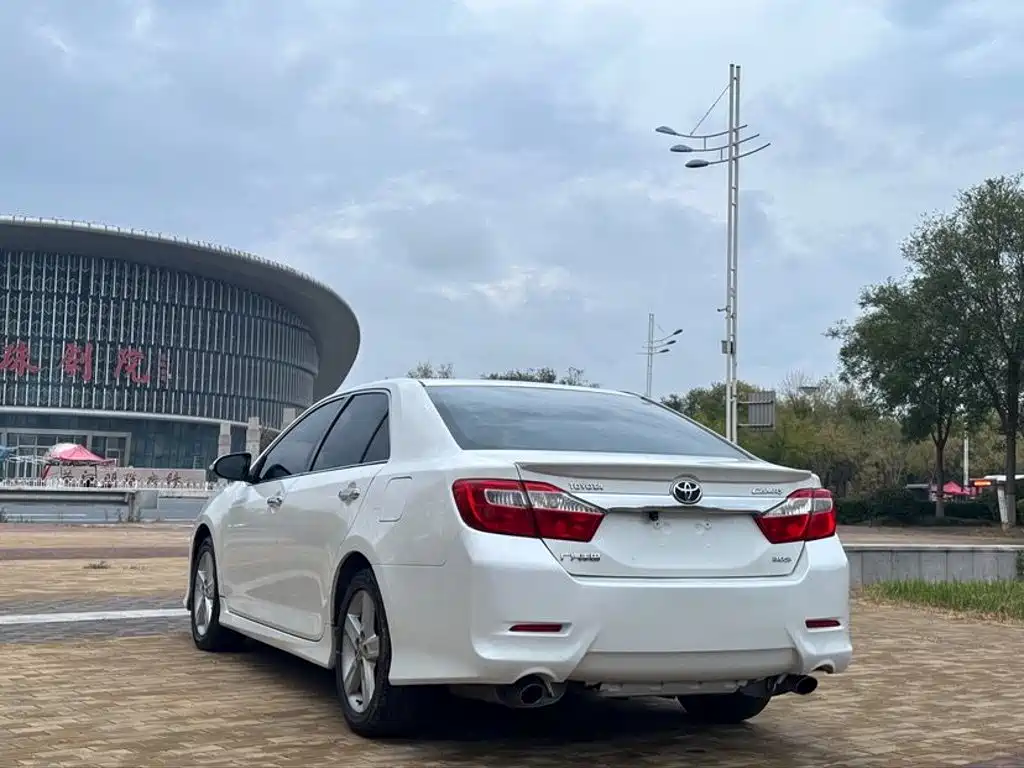 Toyota Camry — миниатюра 6