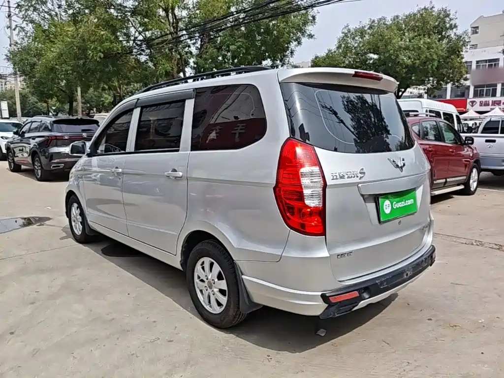 Wuling Hongguang — миниатюра 5