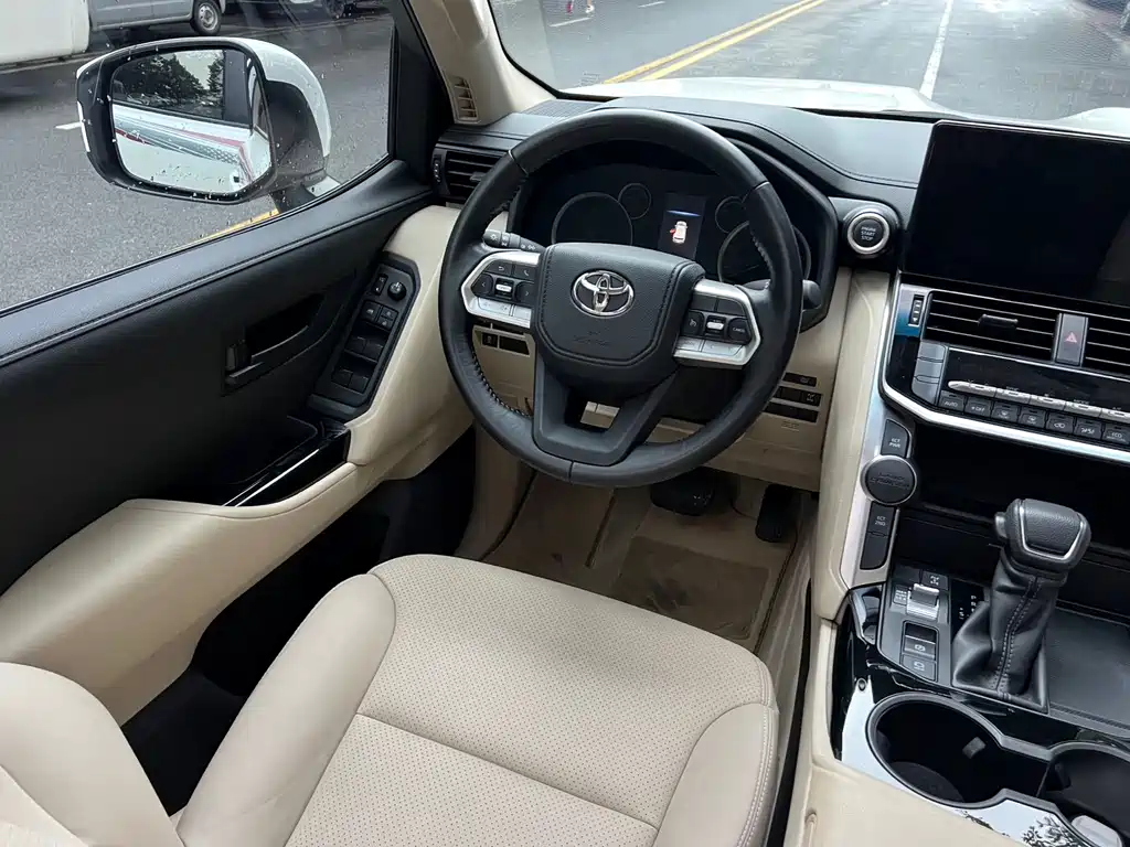Toyota Land Cruiser — миниатюра 7