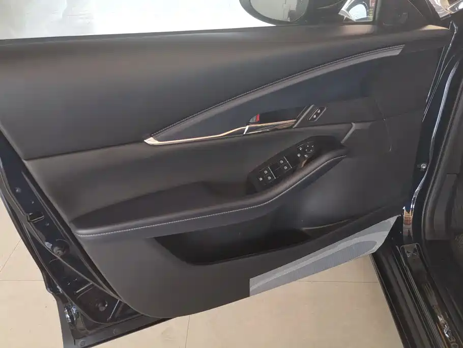 Mazda CX-30 — миниатюра 7