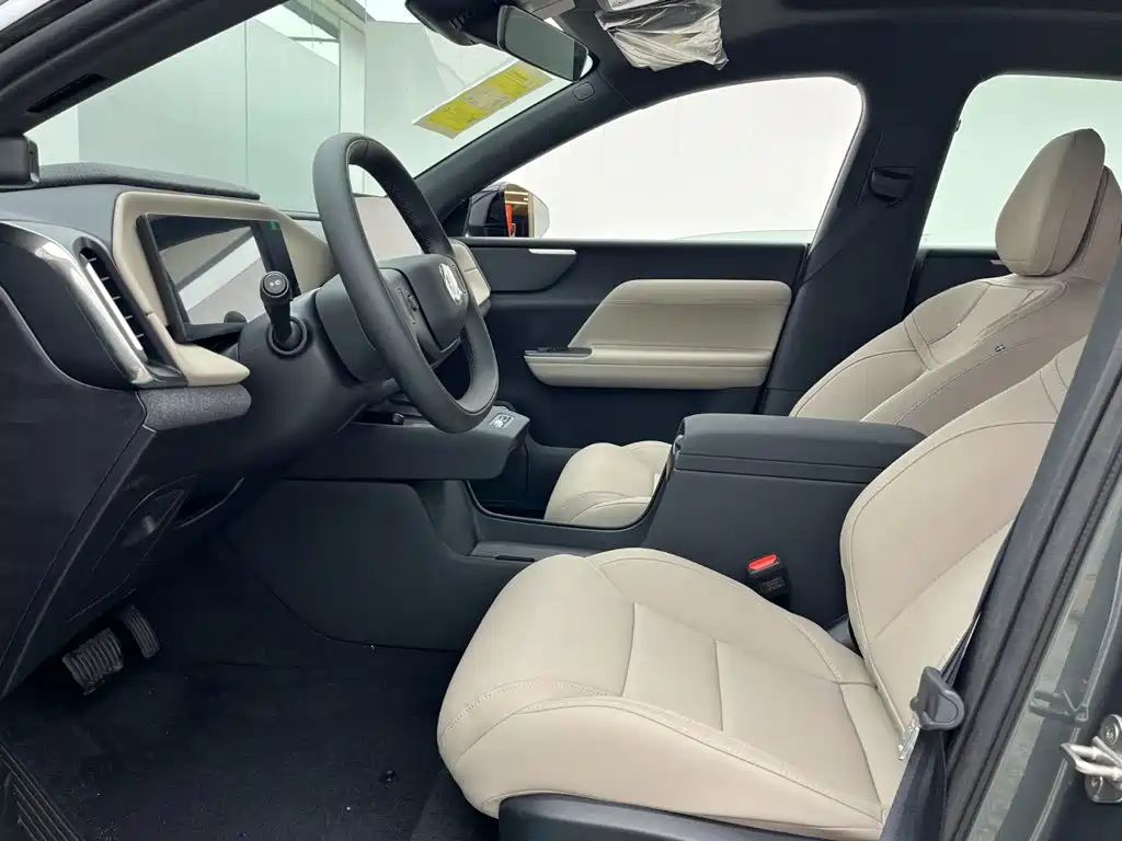 Volvo XC70 PHEV — миниатюра 15