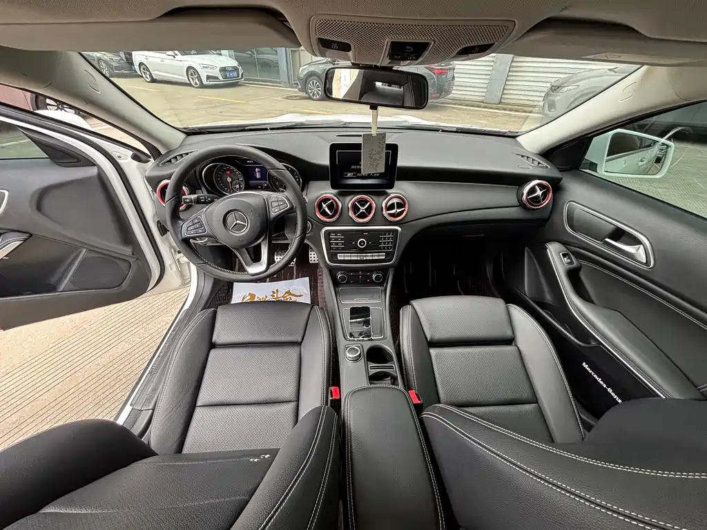 Mercedes-Benz GLA — миниатюра 5