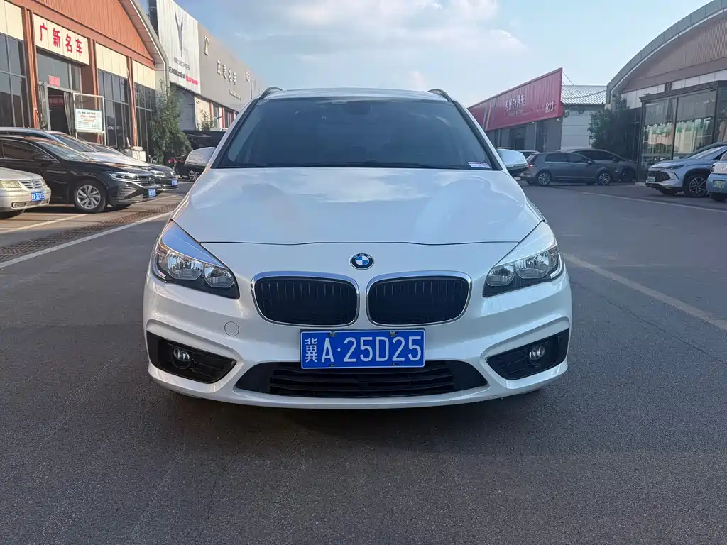 BMW 2 Series Active Tourer — миниатюра 2