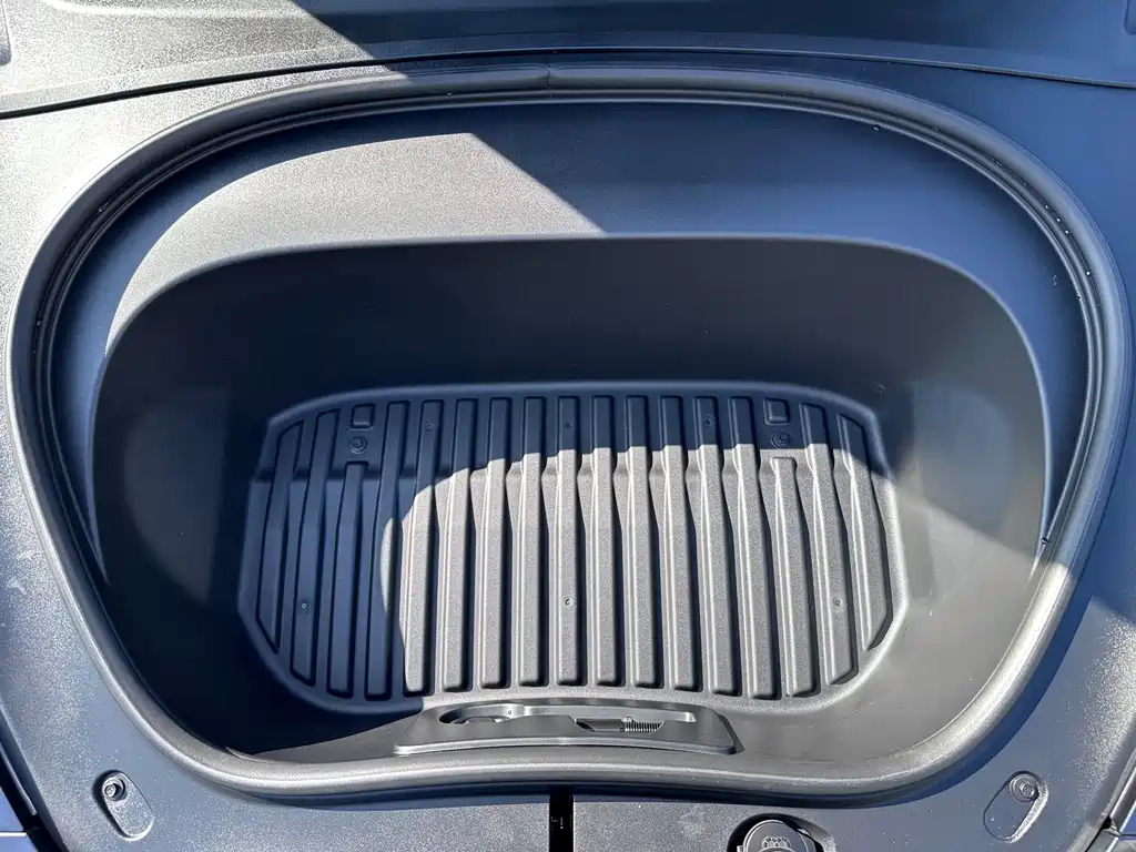 Tesla Model 3 — миниатюра 23