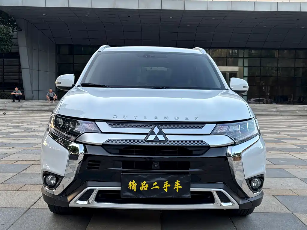 Mitsubishi Outlander — миниатюра 6