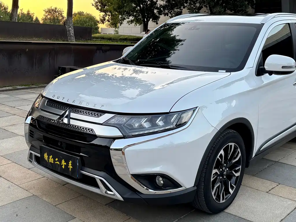 Mitsubishi Outlander — миниатюра 3