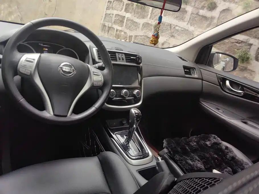 Nissan Tiida — миниатюра 12