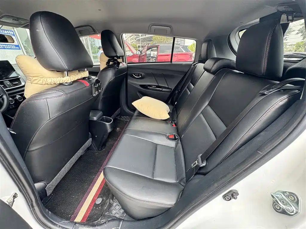 Toyota Yaris L — миниатюра 6