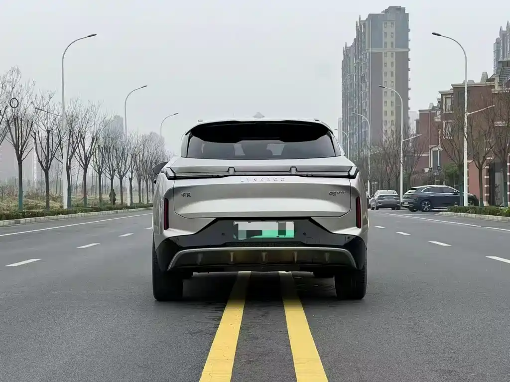 Lynk & Co 08 EM-P 2023 120km Halo