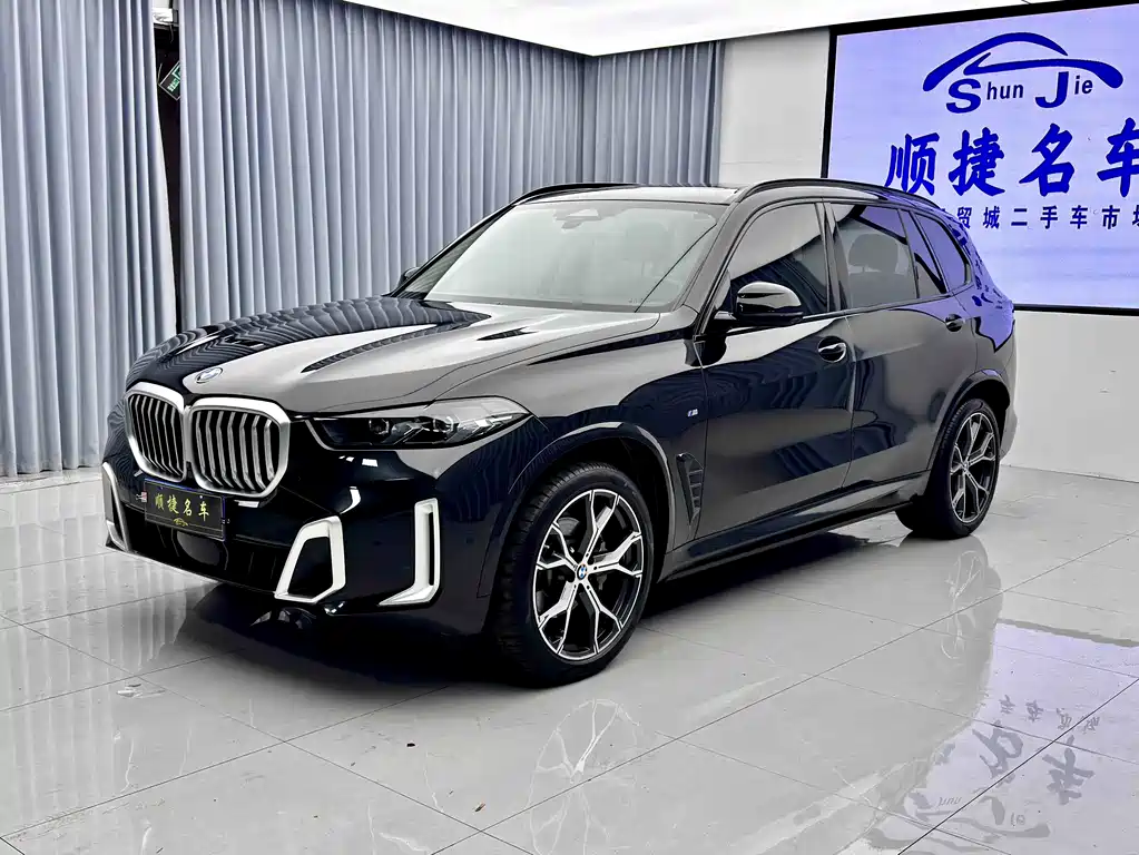 BMW X5 2023 xDrive 30Li Premium M Sport