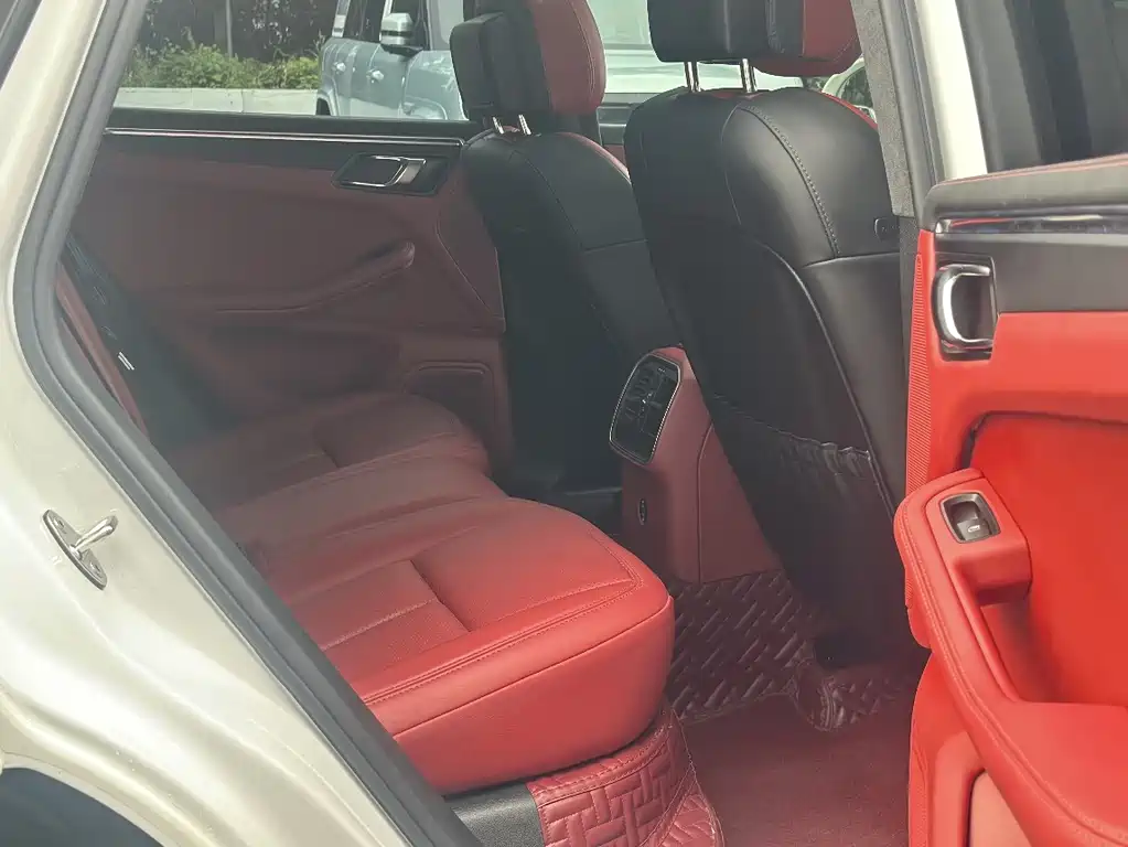 Porsche Macan — миниатюра 9