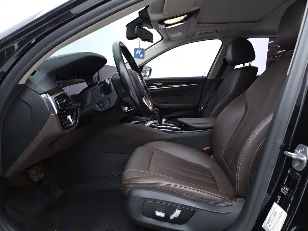 BMW 5 Series — миниатюра 8
