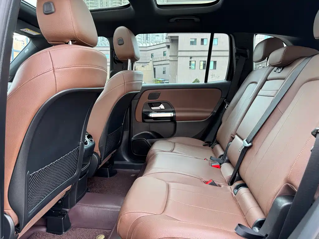 Mercedes-Benz GLB — миниатюра 8