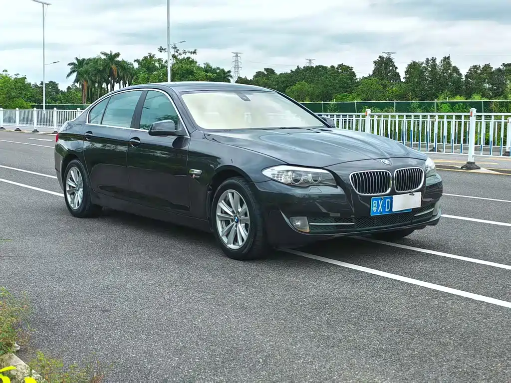 BMW 5 Series — миниатюра 3