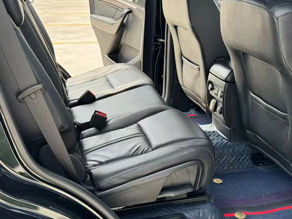 Ford Everest 2020 Sport 2.3T AT Flagship 7 мест