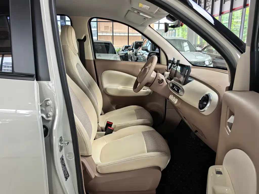 Wuling MINIEV — миниатюра 9