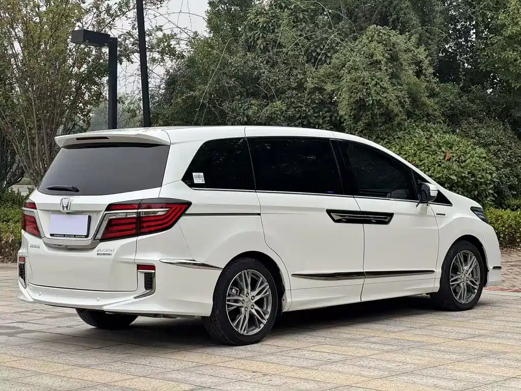 Honda Elysion — миниатюра 9