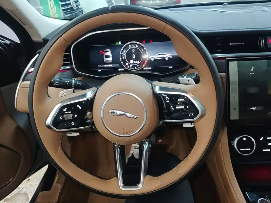 Jaguar XFL — миниатюра 11