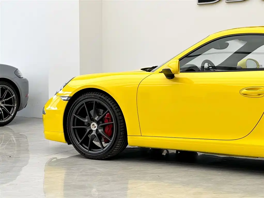 Porsche 911 2012 Carrera S 3.8L