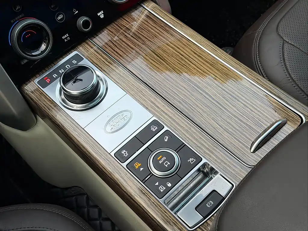 Land Rover Range Rover — миниатюра 12