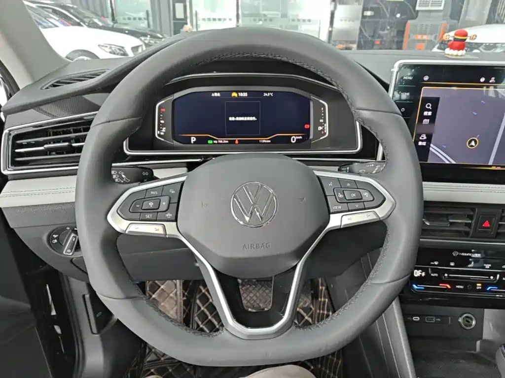Volkswagen Tiguan L — миниатюра 11