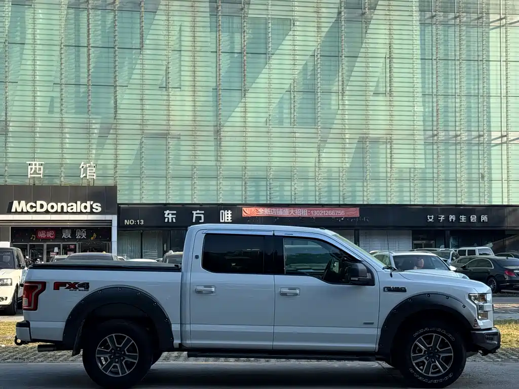 Ford F-150 Raptor — миниатюра 3