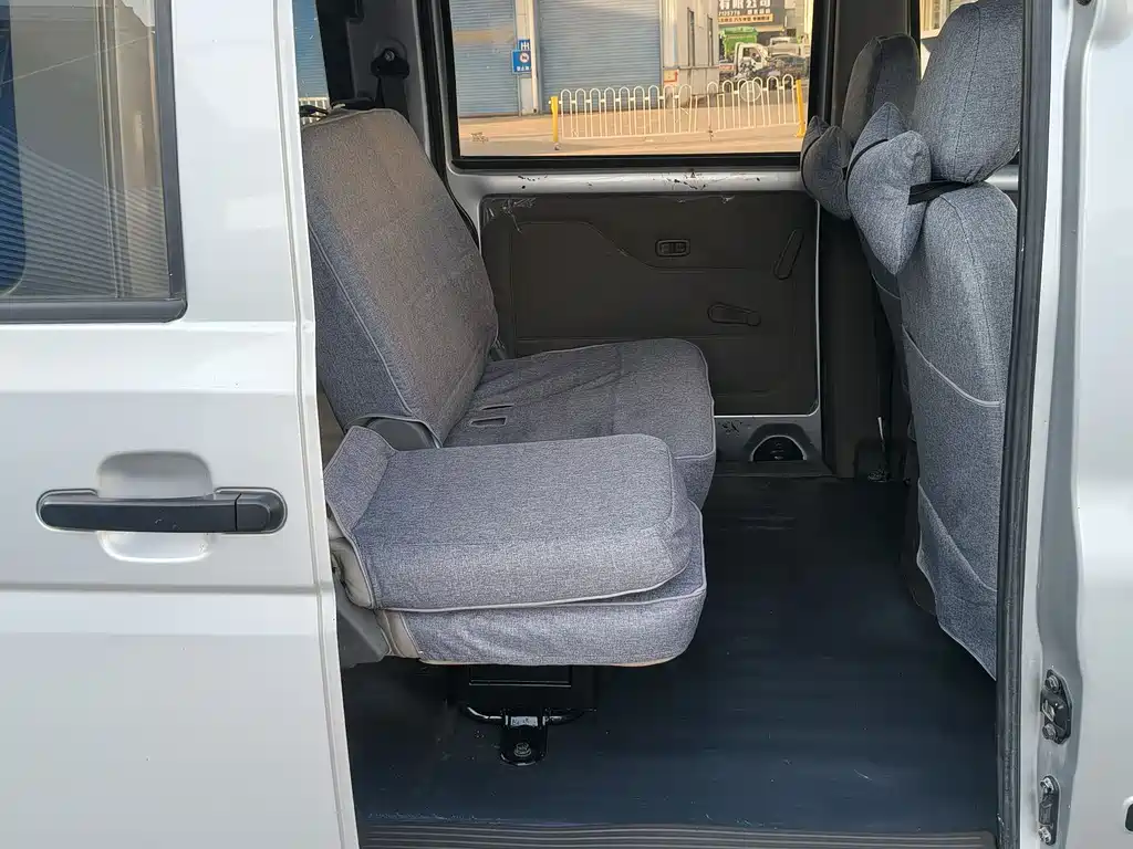 WULING WULING RONGGUANG V